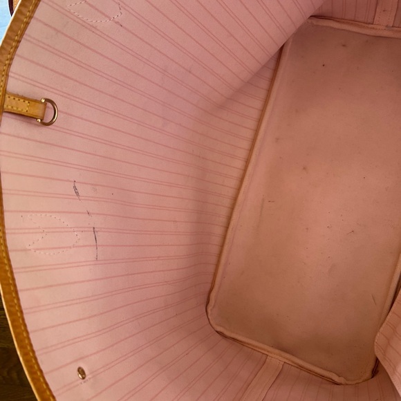 Louis Vuitton Neverfull MM - Picture 7 of 14